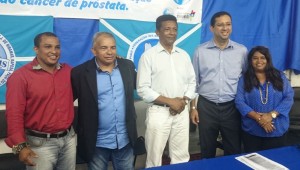 Diretores do Sindehotéis com convidados.